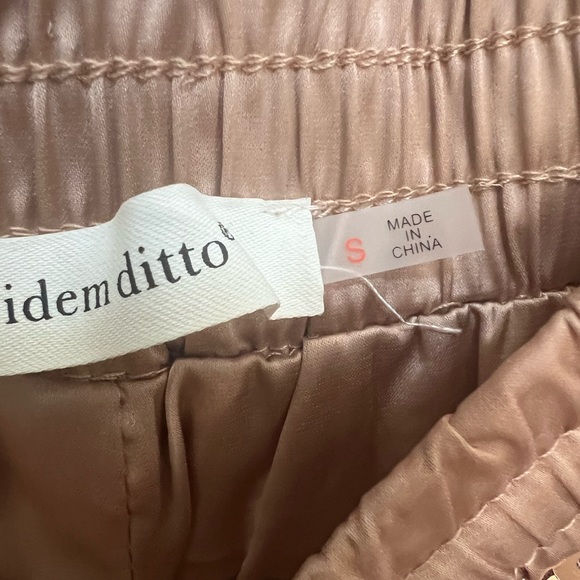 Rose Gold Sequins Shorts - Picture 6 of 9